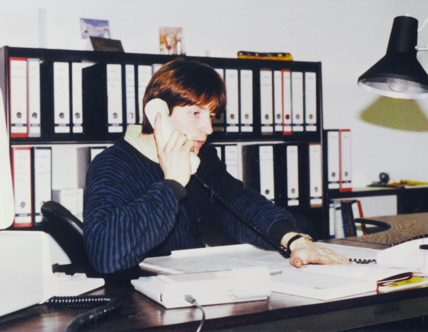 Roland Zerhusen bei der Arbeit in seinem Büro